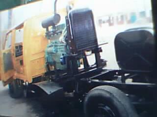 公路路沿石開(kāi)槽機(jī)HH6105型路通開(kāi)溝機(jī)開(kāi)槽機(jī)制造廠(chǎng)